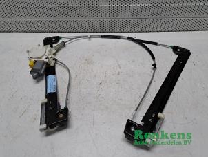 Gebruikte Raammechaniek 2Deurs rechts-voor BMW Mini One/Cooper (R50) 1.6 16V One Prijs € 50,00 Margeregeling aangeboden door Renkens Auto-Onderdelen B.V.