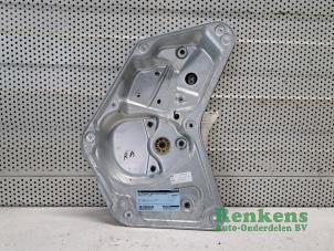 Begagnade Fönstermekanism för bakre dörr, 4-dörrars, höger Skoda Yeti (5LAC) 2.0 TDI 16V 4x4 Pris € 50,00 Marginaltabell erbjuds av Renkens Auto-Onderdelen B.V.