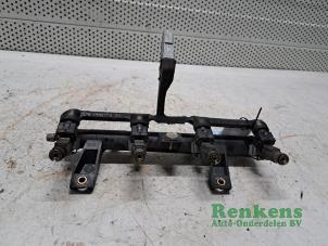 Używane Wtryskiwacz (wtrysk benzyny) Peugeot 206 (2A/C/H/J/S) 1.4 XR,XS,XT,Gentry Cena € 50,00 Procedura marży oferowane przez Renkens Auto-Onderdelen B.V.