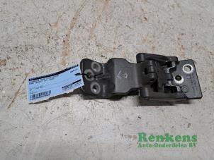 Używane Zawias drzwi lewych tylnych Ford Transit 2.2 TDCi 16V RWD Cena € 30,25 Z VAT oferowane przez Renkens Auto-Onderdelen B.V.