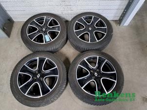 Gebruikte Sportvelgenset + banden Renault Clio IV Estate/Grandtour (7R) 0.9 Energy TCE 12V Prijs op aanvraag aangeboden door Renkens Auto-Onderdelen B.V.