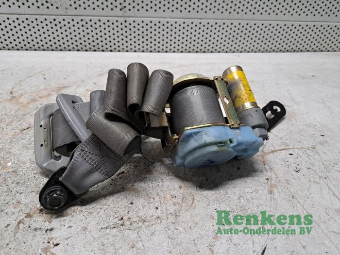 Främre säkerhetsbälte, vänster från en Kia Picanto (BA) 1.1 12V 2004