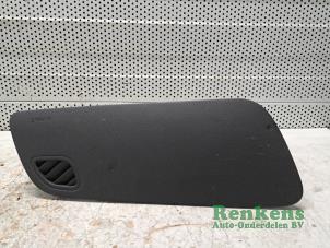 Używane Poduszka powietrzna prawa (deska rozdzielcza) Volkswagen Polo V (6R) 1.2 12V BlueMotion Technology Cena € 45,00 Procedura marży oferowane przez Renkens Auto-Onderdelen B.V.