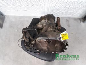 Gebruikte Versnellingsbak Ford Ka I 1.6i SportKa Prijs € 100,00 Margeregeling aangeboden door Renkens Auto-Onderdelen B.V.