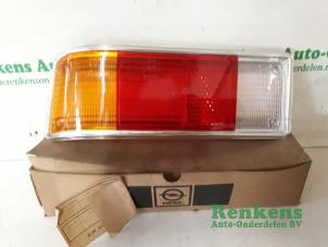 Nya Baklyktsglas, vänster Opel Rekord Pris € 27,23 Inklusive moms erbjuds av Renkens Auto-Onderdelen B.V.