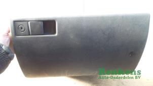 Begagnade Handskfack Opel Calibra Pris € 25,00 Marginaltabell erbjuds av Renkens Auto-Onderdelen B.V.