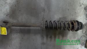 Gebruikte Schokdemperpoot rechts-achter Ford Puma 1.4 16V Prijs € 30,00 Margeregeling aangeboden door Renkens Auto-Onderdelen B.V.