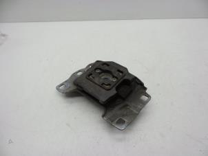 Używane Wspornik silnika Volvo V40 (MV) 1.6 T3 GTDi 16V Cena € 25,00 Procedura marży oferowane przez Auto Demontage Elferink B.V.