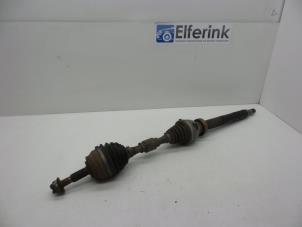 Używane Os napedowa prawy przód Volvo V40 (VW) 1.9 D Cena € 75,00 Procedura marży oferowane przez Auto Demontage Elferink B.V.