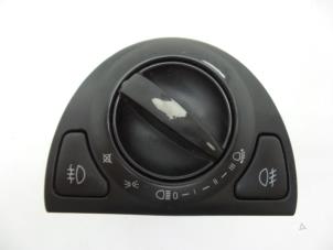 Gebruikte Licht Schakelaar Saab 9-3 II Sport Sedan (YS3F) 1.9 TTiD 16V Prijs € 25,00 Margeregeling aangeboden door Auto Demontage Elferink B.V.