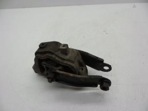 Begagnade Motorfäste Volvo V70 (BW) 2.4 D 20V Pris € 25,00 Marginaltabell erbjuds av Auto Demontage Elferink B.V.