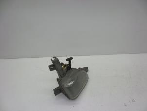 Używane Swiatlo przeciwmgielne prawy przód Volvo S40 (VS) 1.6 16V Cena € 25,00 Procedura marży oferowane przez Auto Demontage Elferink B.V.