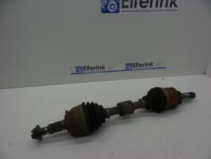 Begagnade Drivaxel, vänster fram Opel Insignia Sports Tourer 2.0 CDTI 16V Pris € 100,00 Marginaltabell erbjuds av Auto Demontage Elferink B.V.