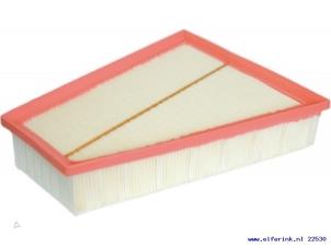 Nowe Filtr powietrza Volvo V70 Cena € 21,18 Z VAT oferowane przez Auto Demontage Elferink B.V.