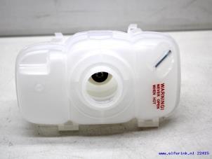 Nieuwe Koelvloeistof Reservoir Volvo V70 Prijs € 39,33 Inclusief btw aangeboden door Auto Demontage Elferink B.V.