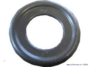 Nya Oljetrågspackning Saab 9-3 03- Pris € 1,21 Inklusive moms erbjuds av Auto Demontage Elferink B.V.