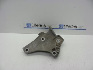 Gebruikte Motorsteun Volvo XC70 (BZ) 3.0 T6 24V AWD Prijs € 40,00 Margeregeling aangeboden door Auto Demontage Elferink B.V.