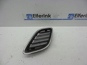 Gebruikte Grille Saab 9-5 (YS3E) 2.0t 16V Prijs € 25,00 Margeregeling aangeboden door Auto Demontage Elferink B.V.