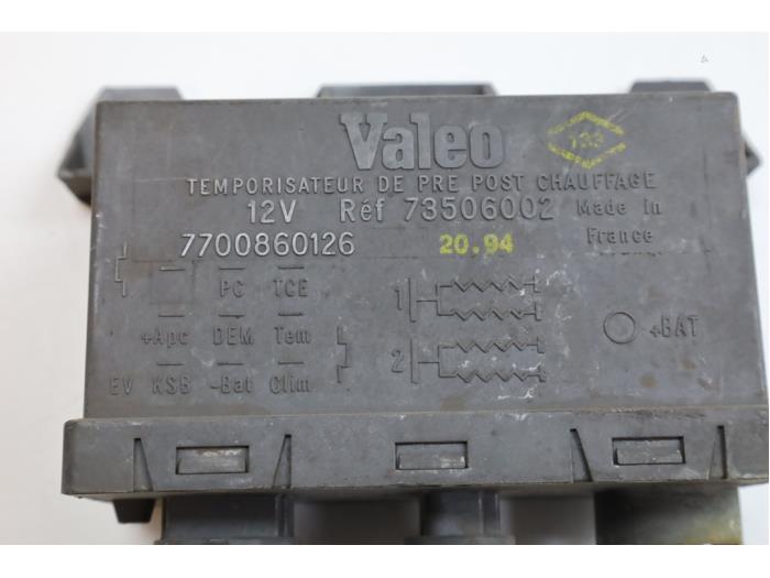 Voorgloei Relais van een Volvo 440 1.9 DL/GLE TD 1994