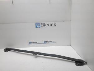 Gebruikte Motorbalk Volvo V40 (MV) 2.0 D4 16V Prijs € 40,00 Margeregeling aangeboden door Auto Demontage Elferink B.V.