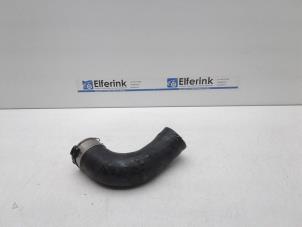Gebruikte Intercooler Slang Volvo XC90 II 2.0 T8 16V Twin Engine AWD Prijs € 40,00 Margeregeling aangeboden door Auto Demontage Elferink B.V.