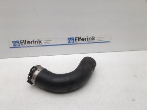 Gebruikte Intercooler Slang Volvo XC90 II 2.0 T8 16V Twin Engine AWD Prijs € 40,00 Margeregeling aangeboden door Auto Demontage Elferink B.V.