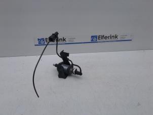 Gebruikte Benzinepomp Volvo XC90 II 2.0 T8 16V Twin Engine AWD Prijs € 50,00 Margeregeling aangeboden door Auto Demontage Elferink B.V.