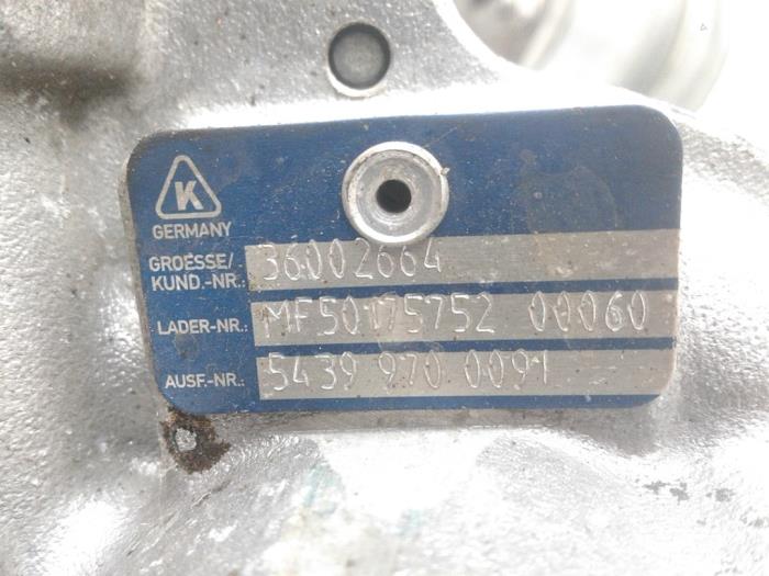 Turbo från en Volvo XC70 (BZ) 2.4 D5 20V 205 AWD 2011