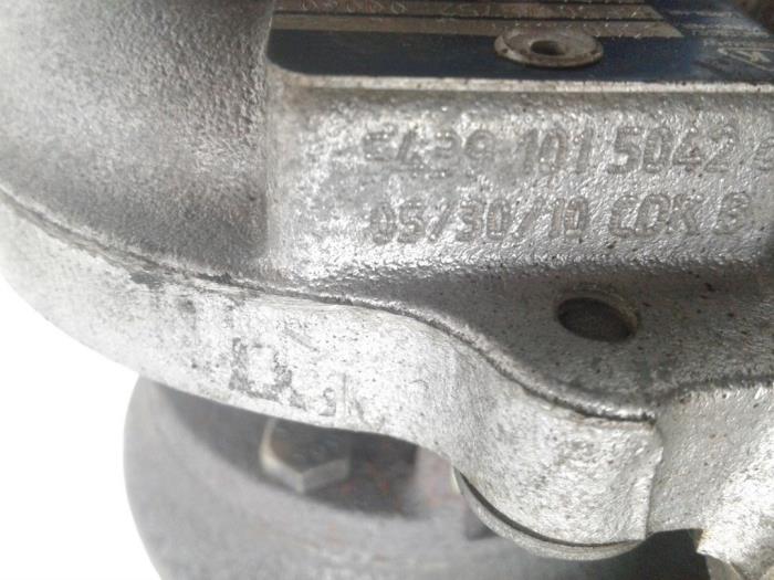 Turbo från en Volvo XC70 (BZ) 2.4 D5 20V 205 AWD 2011