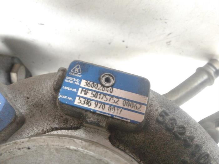 Turbo från en Volvo XC70 (BZ) 2.4 D5 20V 205 AWD 2011