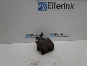 Gebruikte Remklauw (Tang) links-achter Saab 9-5 (YS3G) 2.8 T XWD V6 24V Prijs € 50,00 Margeregeling aangeboden door Auto Demontage Elferink B.V.