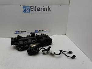 Gebruikte Inlaatspruitstuk Saab 9-5 (YS3G) 2.0 TiD 16V Prijs € 175,00 Margeregeling aangeboden door Auto Demontage Elferink B.V.