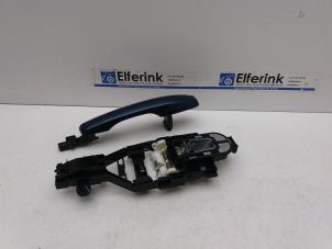 Gebruikte Portiergreep 4Deurs links-voor Lynk &amp; Co 01 1.5 PHEV Prijs € 100,00 Margeregeling aangeboden door Auto Demontage Elferink B.V.