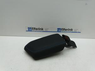 Begagnade Armstöd Lynk &amp; Co 01 1.5 PHEV Pris € 100,00 Marginaltabell erbjuds av Auto Demontage Elferink B.V.