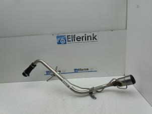 Begagnade Påfyllningsrör, bränsletank Lynk &amp; Co 01 1.5 PHEV Pris € 50,00 Marginaltabell erbjuds av Auto Demontage Elferink B.V.