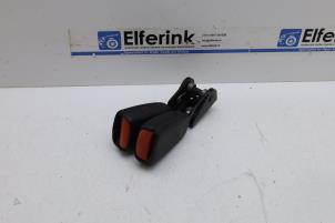 Używane Pas bezpieczenstwa srodkowy tyl Saab 9-3 I (YS3D) 2.0t 16V Ecopower Cena € 40,00 Procedura marży oferowane przez Auto Demontage Elferink B.V.