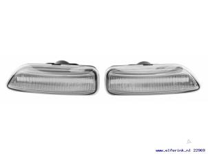 Nowe Kierunkowskaz lewy przód Volvo V70 Cena € 36,30 Z VAT oferowane przez Auto Demontage Elferink B.V.