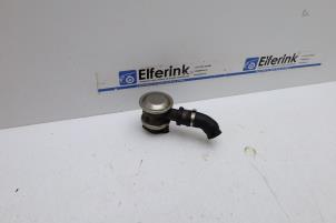 Gebruikte Uitlaat gasklep (EGR) Saab 9-5 (YS3E) 3.0 t V6 24V Prijs € 25,00 Margeregeling aangeboden door Auto Demontage Elferink B.V.