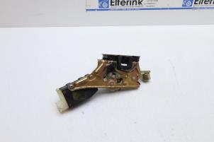 Gebruikte Deurslot Mechaniek 4Deurs links-achter Saab 9-3 I (YS3D) 2.0t 16V Prijs € 50,00 Margeregeling aangeboden door Auto Demontage Elferink B.V.