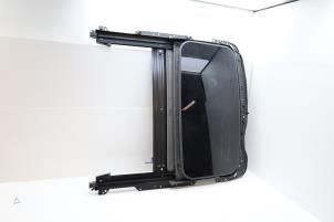 Gebruikte Schuifdak Volvo V60 Cross Country I (FZ) 2.4 D4 20V AWD Prijs € 250,00 Margeregeling aangeboden door Auto Demontage Elferink B.V.