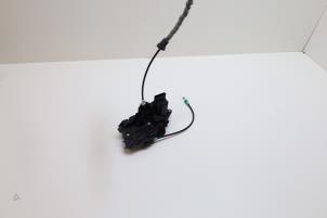 Gebruikte Deurslot Mechaniek 4Deurs links-voor Volvo V60 II (ZW) 2.0 D3 16V Prijs € 100,00 Margeregeling aangeboden door Auto Demontage Elferink B.V.