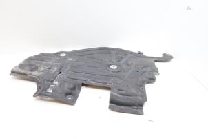 Używane Plyta ochronna podlogowa Volvo V60 II (ZW) 2.0 D3 16V Cena € 50,00 Procedura marży oferowane przez Auto Demontage Elferink B.V.