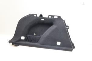 Begagnade Baklucka, isolering, vänster Lynk &amp; Co 01 1.5 PHEV Pris € 50,00 Marginaltabell erbjuds av Auto Demontage Elferink B.V.