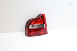 Begagnade Baklykta, vänster Volvo S80 (TR/TS) 2.9 SE 24V Pris € 50,00 Marginaltabell erbjuds av Auto Demontage Elferink B.V.