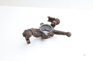 Begagnade Spindelfäste, vänster fram Saab 900 I 2.1 i 16V Pris € 35,00 Marginaltabell erbjuds av Auto Demontage Elferink B.V.