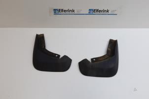 Begagnade Stänkskydd Volvo S60 II (FS) 2.0 D3 20V Pris € 40,00 Marginaltabell erbjuds av Auto Demontage Elferink B.V.