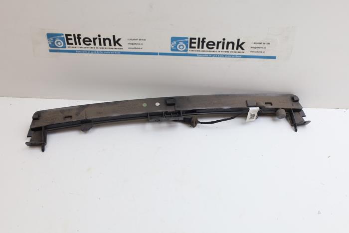 Tredje bromsljus från en Volvo V60 II (ZW) 2.0 D3 16V 2019