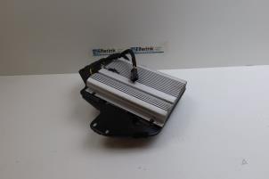 Gebruikte Radio versterker Volvo C70 (NK) 2.5 Turbo LPT 20V Prijs € 100,00 Margeregeling aangeboden door Auto Demontage Elferink B.V.