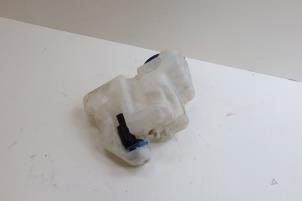 Begagnade Spolartank, vindruta Mercedes A (W169) 1.5 A-160 Pris € 30,00 Marginaltabell erbjuds av Auto Demontage Elferink B.V.