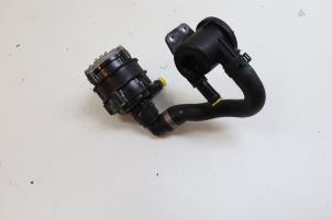 Gebruikte Extra waterpomp Lynk &amp; Co 01 1.5 PHEV Prijs € 125,00 Margeregeling aangeboden door Auto Demontage Elferink B.V.